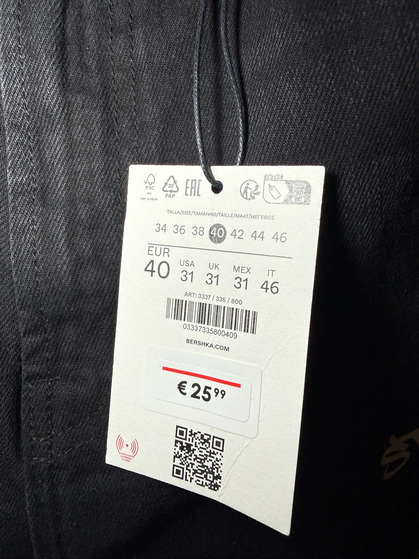 Bershka Black Distressed Denim Shorts with Graffiti Print – photo 2